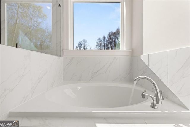 8320 Creekside Overlook Drive, Gainesville, GA 30506