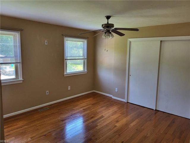 1345 Downs LN, Virginia Beach, VA 23455