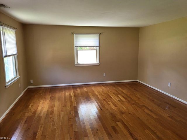 1345 Downs LN, Virginia Beach, VA 23455