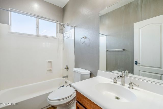 6922 S BLACK HILLS Way, Chandler, AZ 85249