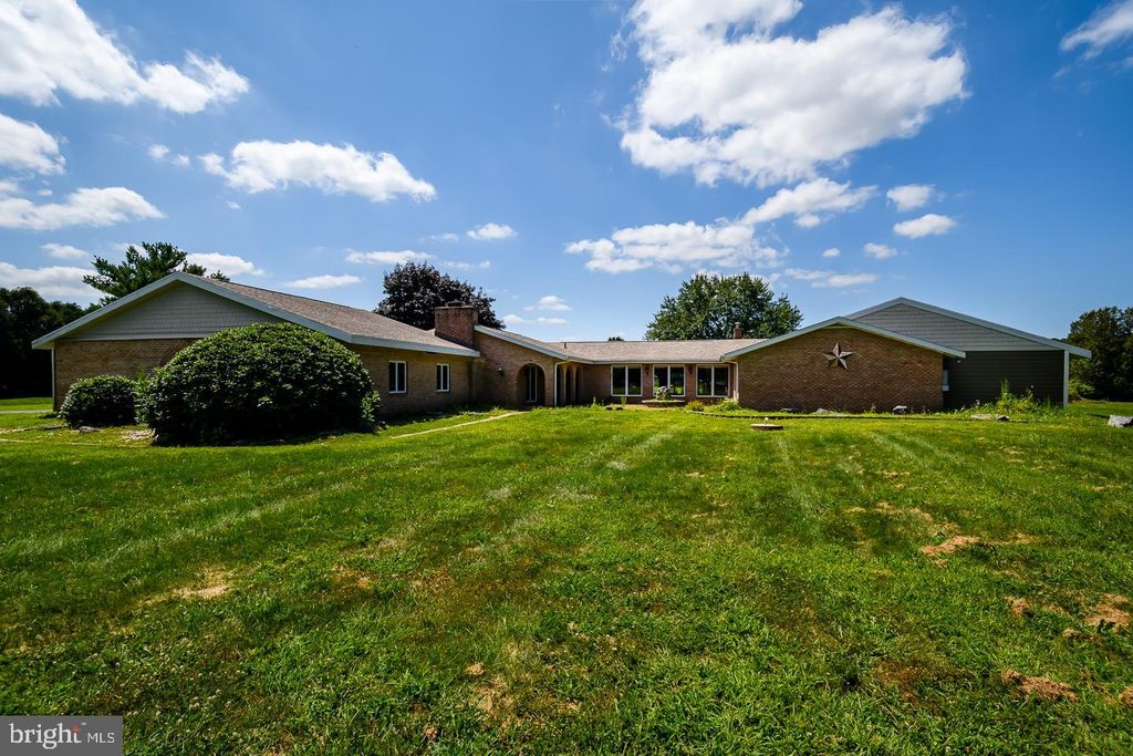 1220 LIMEKILN RD, Limekiln, PA 19535