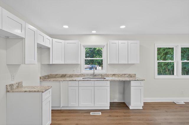 137 Anderson Drive, Spartanburg, SC 29302