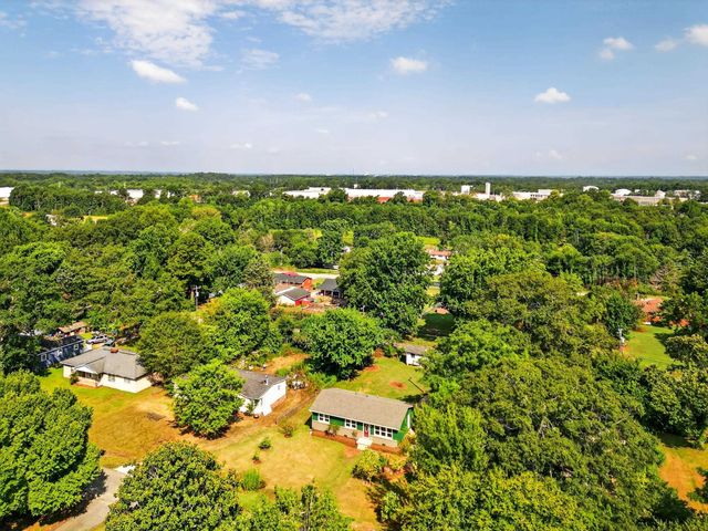 137 Anderson Drive, Spartanburg, SC 29302
