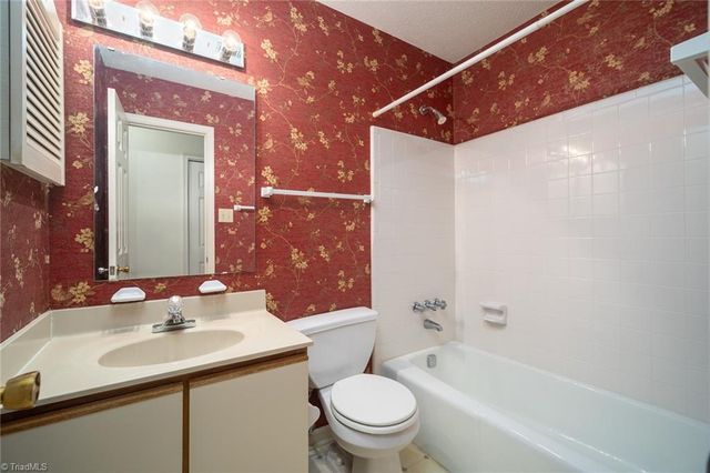 1447 Grantland Place, Greensboro, NC 27410