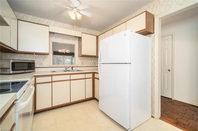 1447 Grantland Place, Greensboro, NC 27410