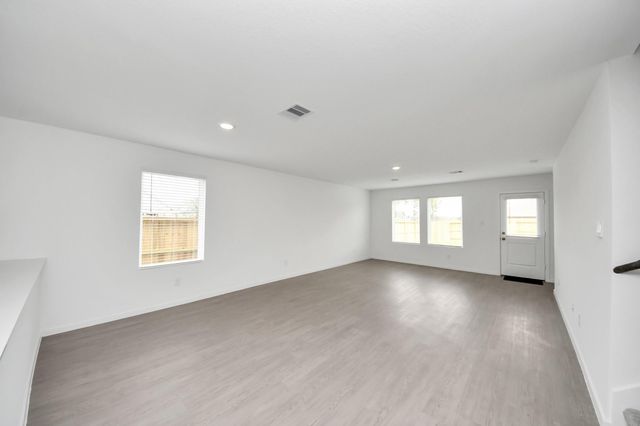 1526 Amber Skies Ln, Crosby, TX 77532