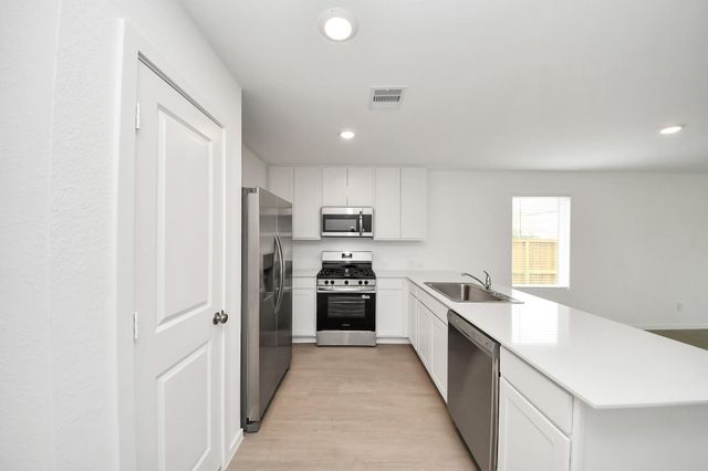 1526 Amber Skies Ln, Crosby, TX 77532