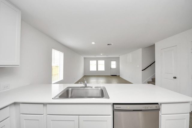 1526 Amber Skies Ln, Crosby, TX 77532