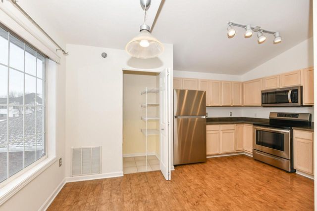 4740 S Forest Point BOULEVARD, New Berlin, WI 53151