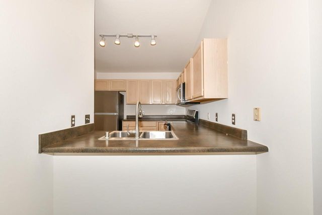 4740 S Forest Point BOULEVARD, New Berlin, WI 53151