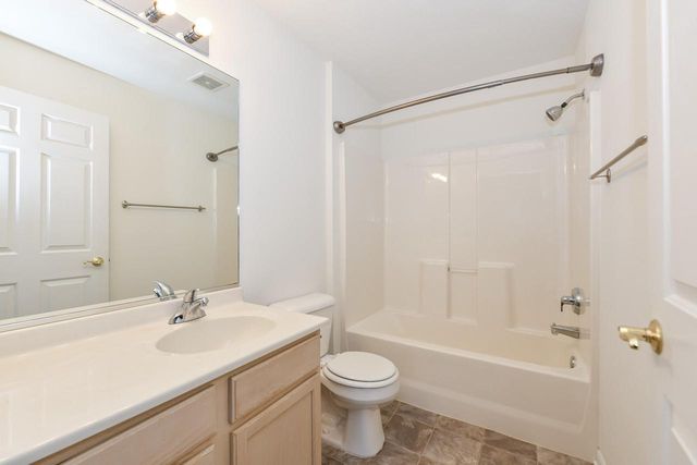 4740 S Forest Point BOULEVARD, New Berlin, WI 53151