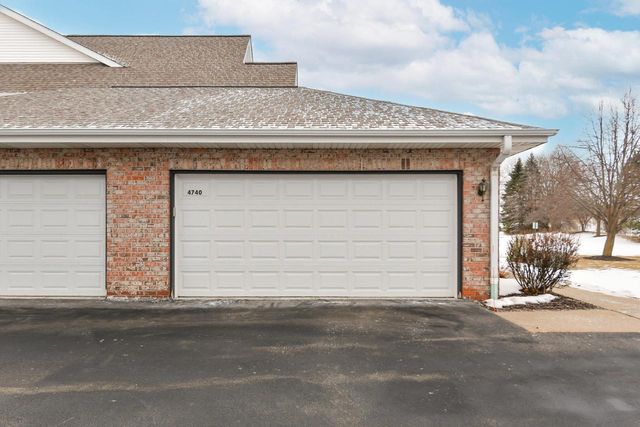 4740 S Forest Point BOULEVARD, New Berlin, WI 53151