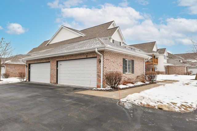 4740 S Forest Point BOULEVARD, New Berlin, WI 53151
