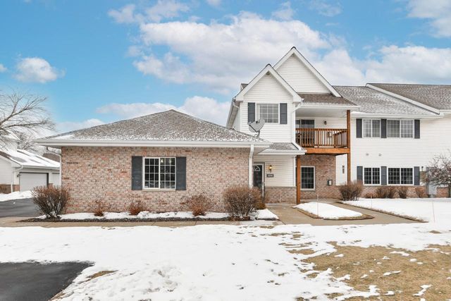 4740 S Forest Point BOULEVARD, New Berlin, WI 53151