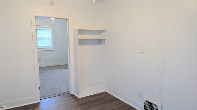 689 Kling Street, Akron, OH 44311