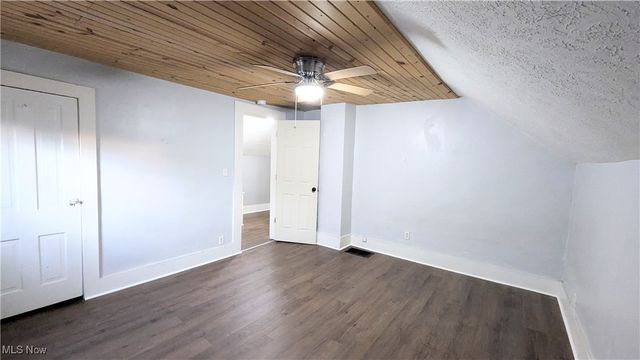 689 Kling Street, Akron, OH 44311