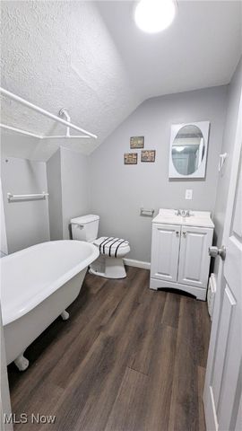 689 Kling Street, Akron, OH 44311