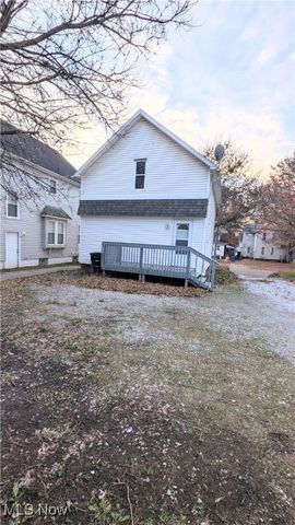 689 Kling Street, Akron, OH 44311