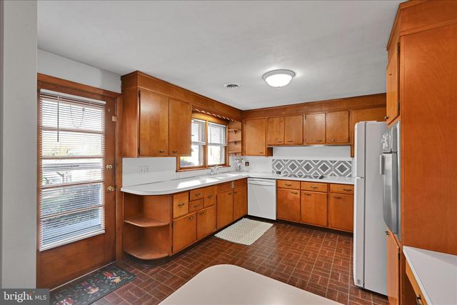 27 E HILL ST, Jonestown, PA 17038