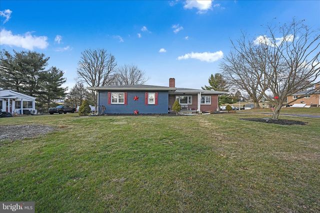 27 E HILL ST, Jonestown, PA 17038