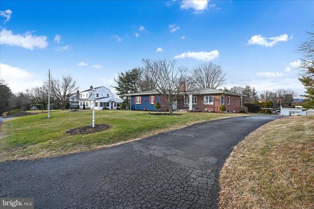 27 E HILL ST, Jonestown, PA 17038