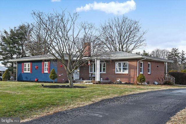 27 E HILL ST, Jonestown, PA 17038