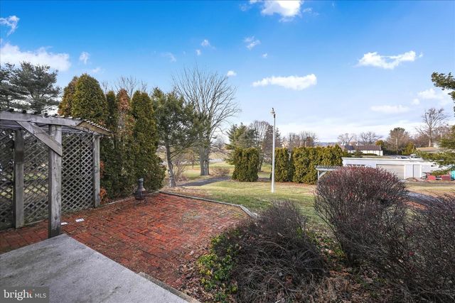 27 E HILL ST, Jonestown, PA 17038