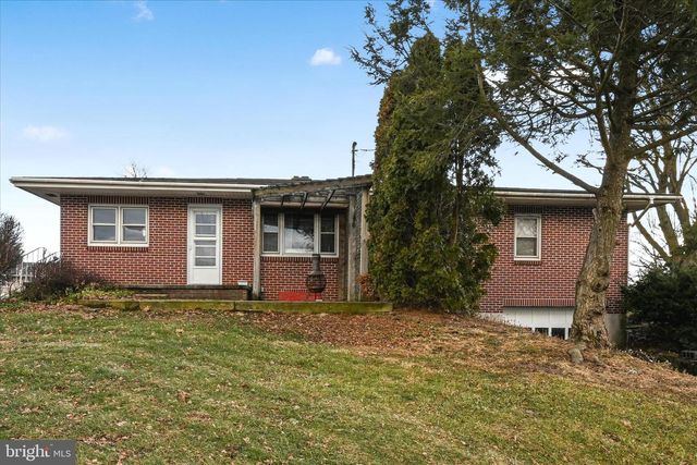 27 E HILL ST, Jonestown, PA 17038