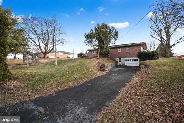 27 E HILL ST, Jonestown, PA 17038