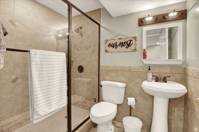 1073 N 175 E, Layton, UT 84041