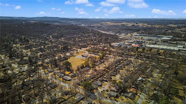 1591 E Cortland Street, Fayetteville, AR 72703