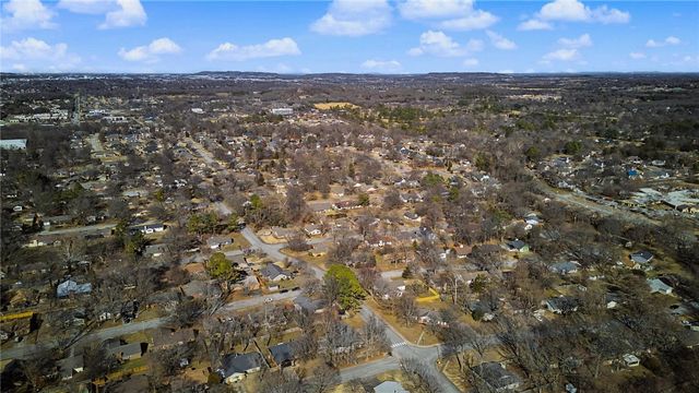 1591 E Cortland Street, Fayetteville, AR 72703