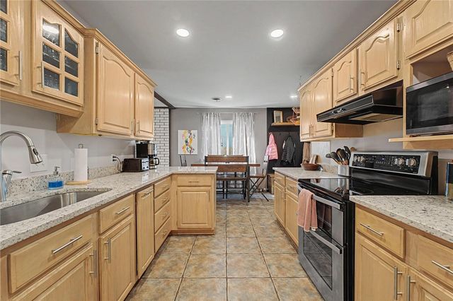 1591 E Cortland Street, Fayetteville, AR 72703