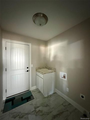 1034 Camellia Circle 46, Howell, MI 48843