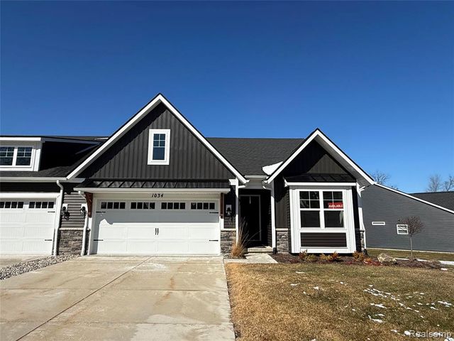 1034 Camellia Circle 46, Howell, MI 48843