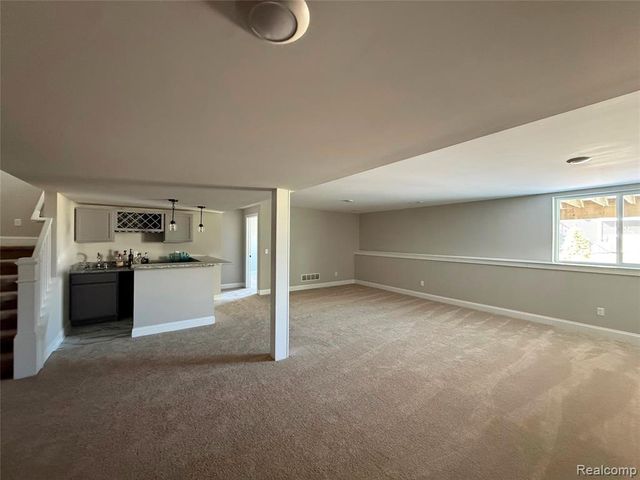 1034 Camellia Circle 46, Howell, MI 48843