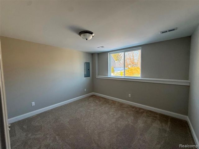 1034 Camellia Circle 46, Howell, MI 48843