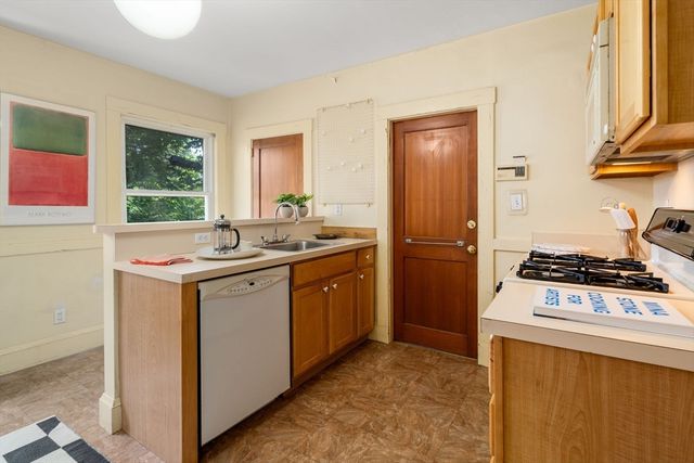 36 Lexington Avenue 2, Cambridge, MA 02138