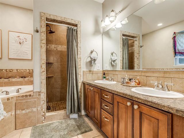 2485 Avalon Drive, Eufaula, OK 74432