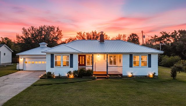 196 Inlet Dr, St Augustine, FL 32080