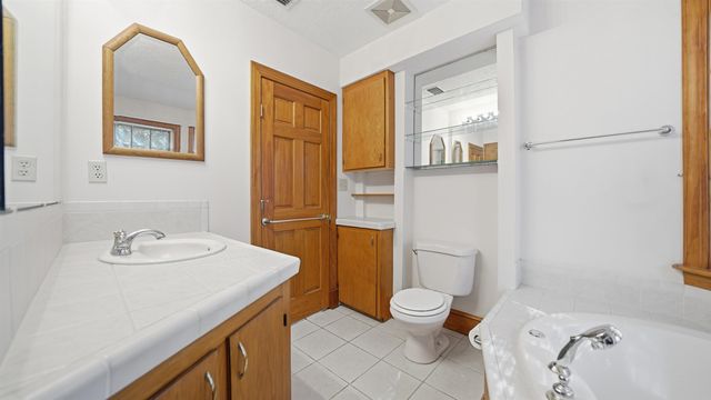 196 Inlet Dr, St Augustine, FL 32080