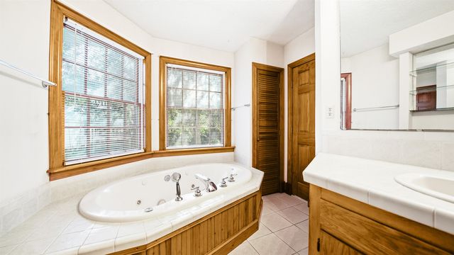 196 Inlet Dr, St Augustine, FL 32080