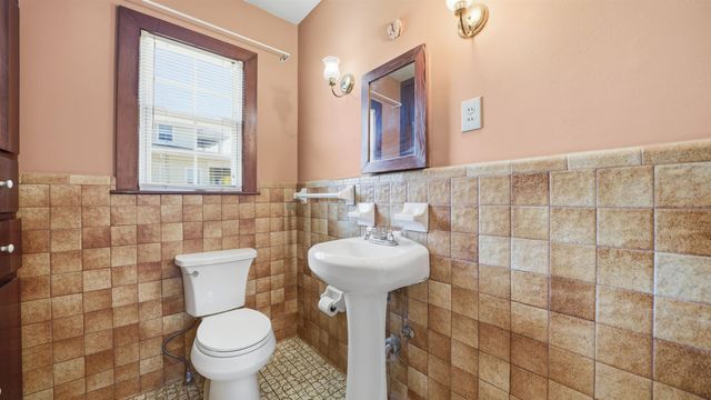 196 Inlet Dr, St Augustine, FL 32080