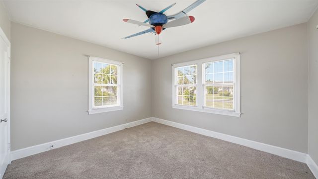 196 Inlet Dr, St Augustine, FL 32080