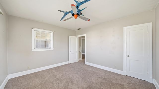 196 Inlet Dr, St Augustine, FL 32080