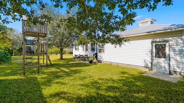 196 Inlet Dr, St Augustine, FL 32080