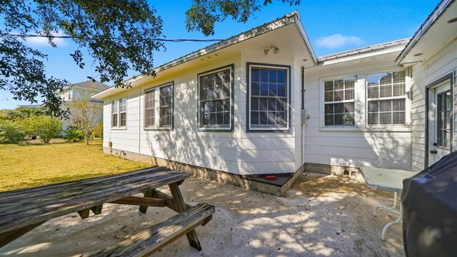 196 Inlet Dr, St Augustine, FL 32080