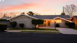 30683 Vanderbilt St, Hayward, CA 94544