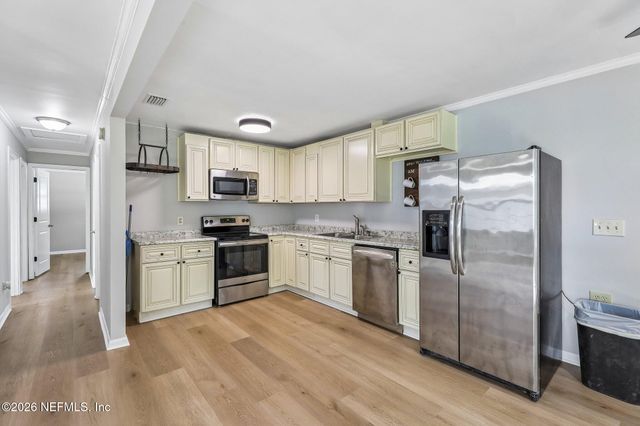 1102 WALNUT Street, Green Cove Springs, FL 32043