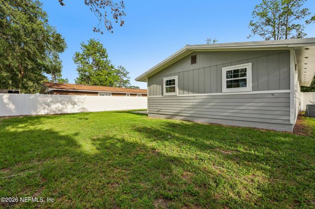1102 WALNUT Street, Green Cove Springs, FL 32043